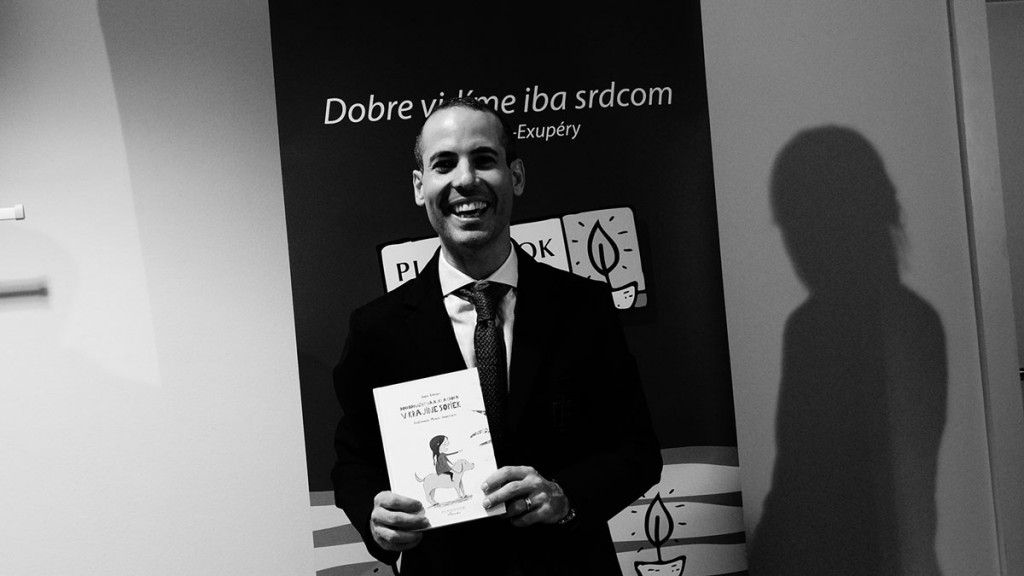 Iván Gómez autor del libro infantil “Las aventuras de Ayu y Grof: En tierra de volcanes” sobre la pérdida con ilustraciones de Mirari Sagarzazu